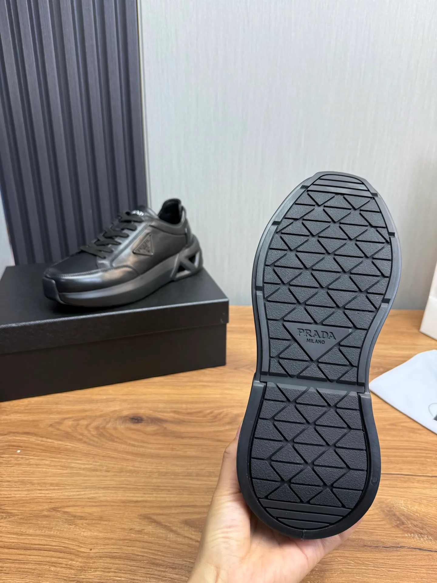 Men's shoes 💰820💰 [PRADA] New models synchronized with the official website, high-quality shipments ✔️Best sellers🔥 Original cowhide + cowhide lining, 1🆚1 replica, original bottom, 38-45 (men's 38.45 custom-made, non-returnable)